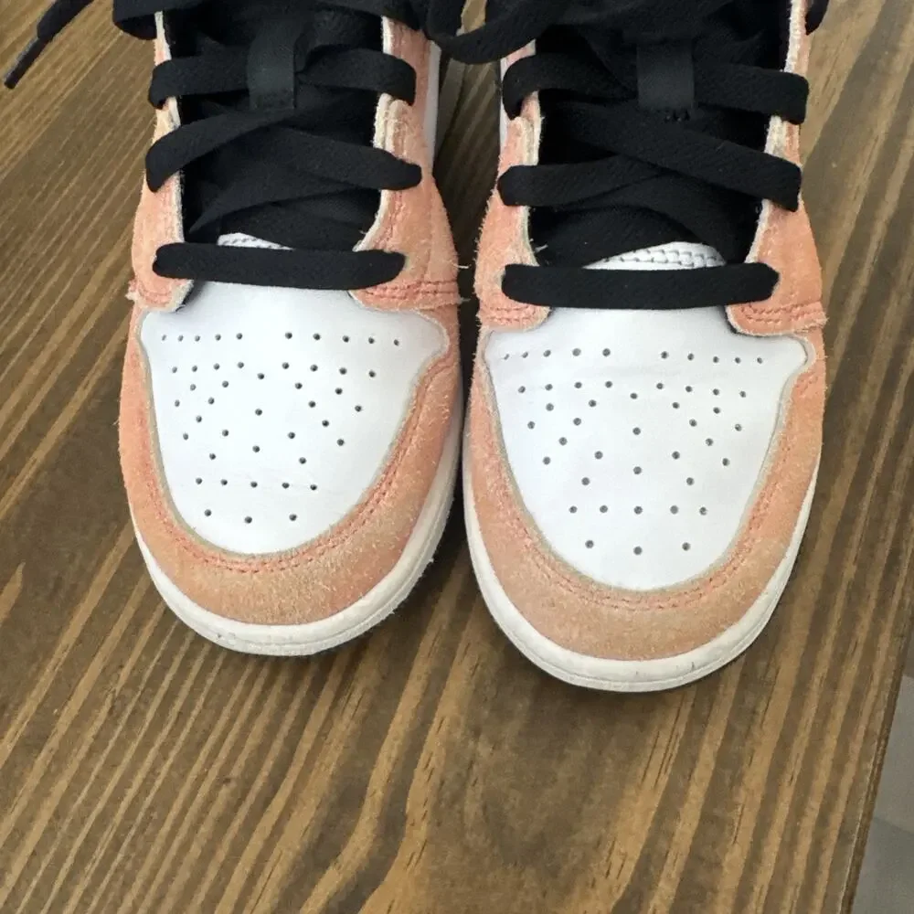 Jordan 1 mid SE Flight Club Grade School 3.5Y